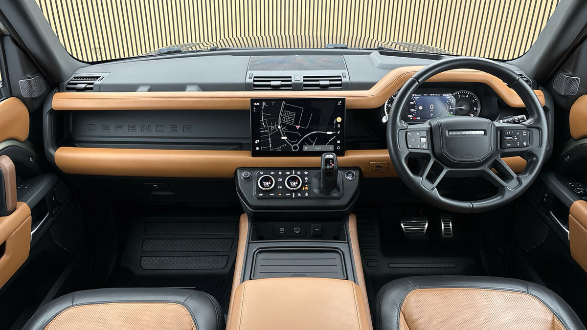 Land Rover Defender 110 Image 12