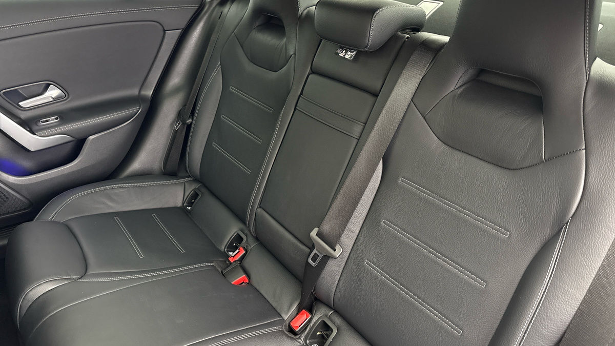 Mercedes-Benz CLA Image 8