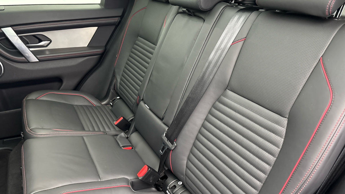 Land Rover Discovery Sport Image 8