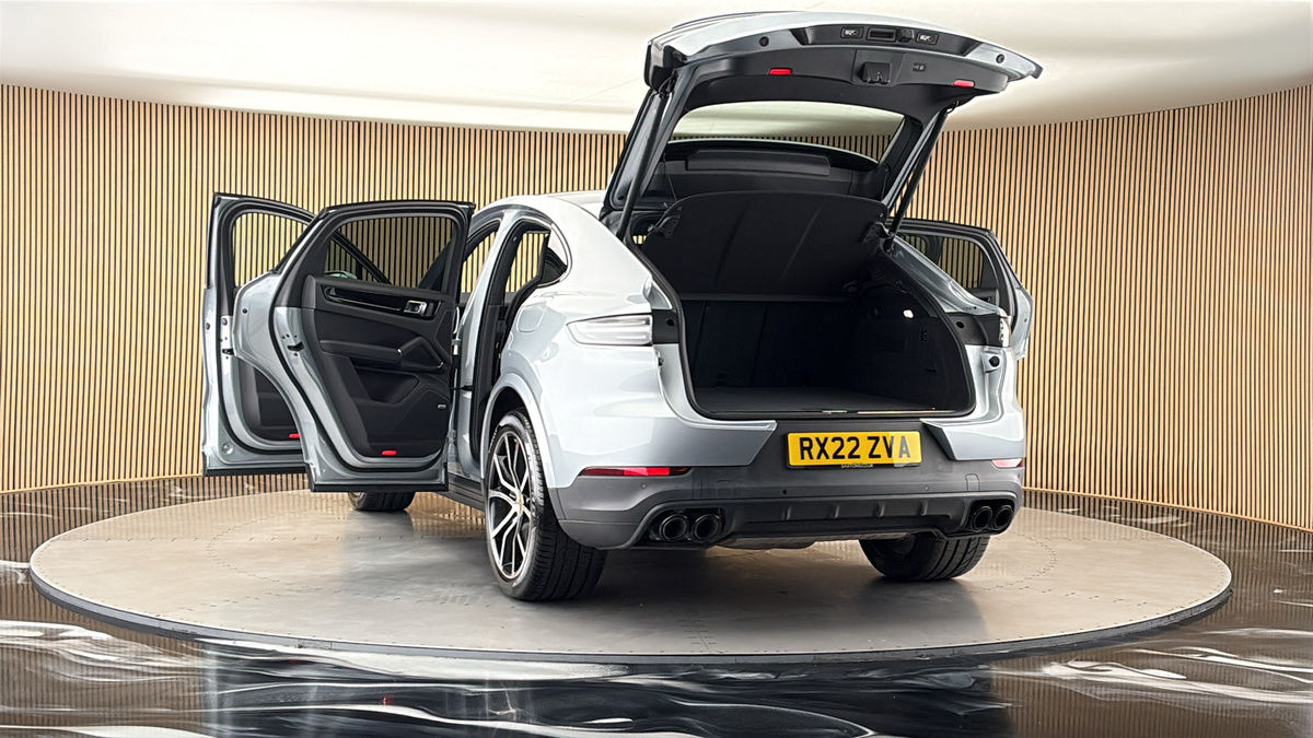 More views of Porsche Cayenne