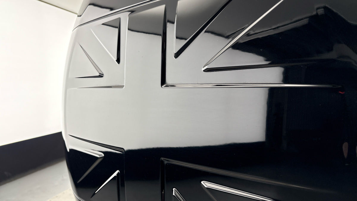 Land Rover Defender 90 Image 25