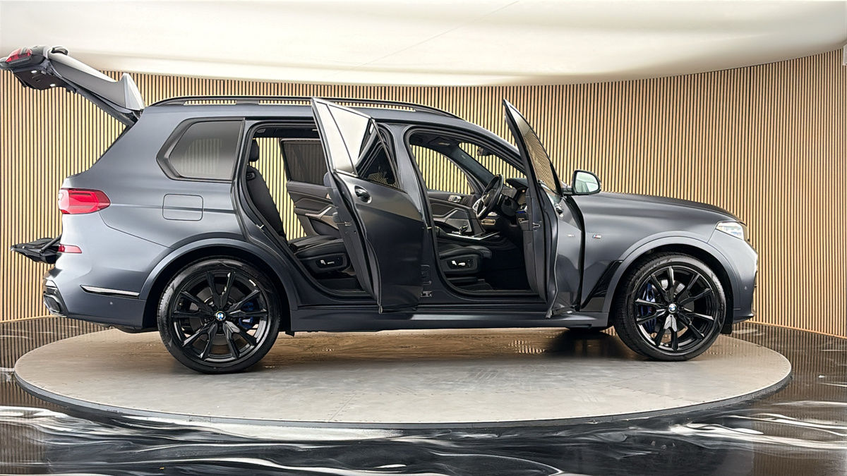 More views of BMW X7