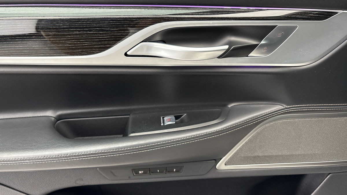 BMW 7 Series Image 19