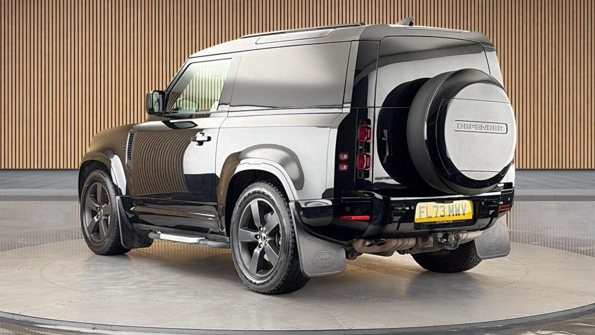 Land Rover Defender 90 Image 2