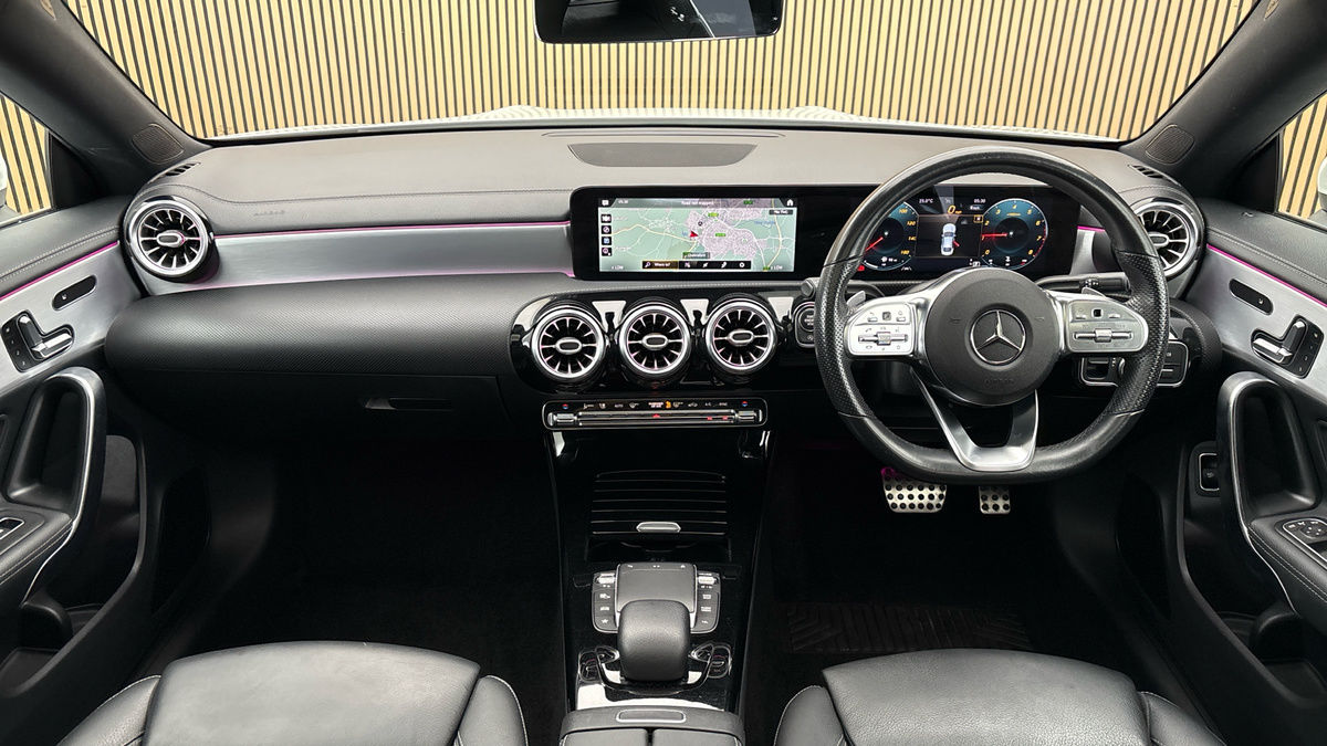 Mercedes-Benz CLA Image 12