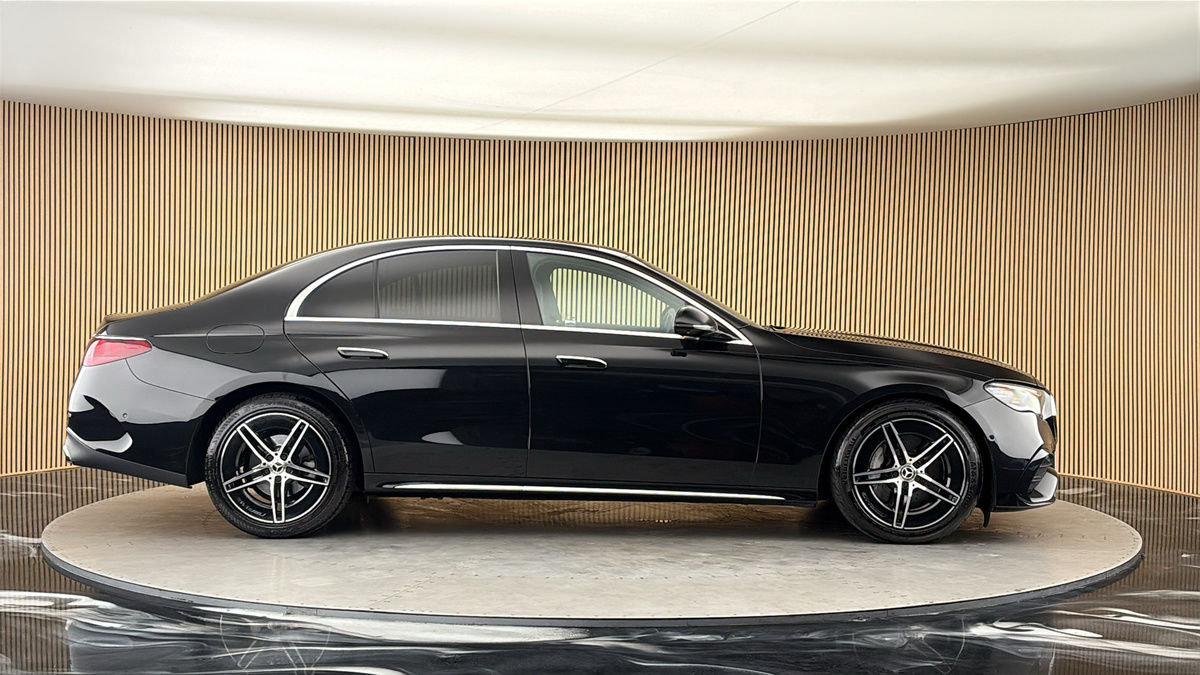 Mercedes-Benz E Class Image 16
