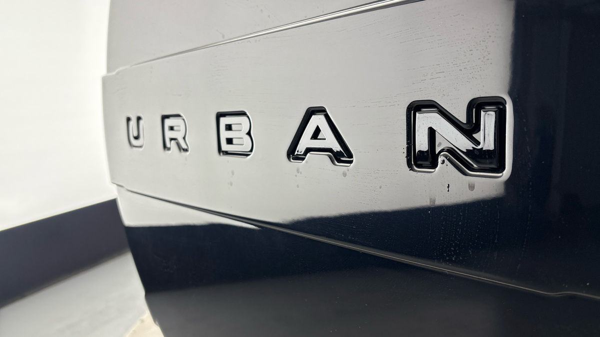 Land Rover Defender 130 Urban Image 30