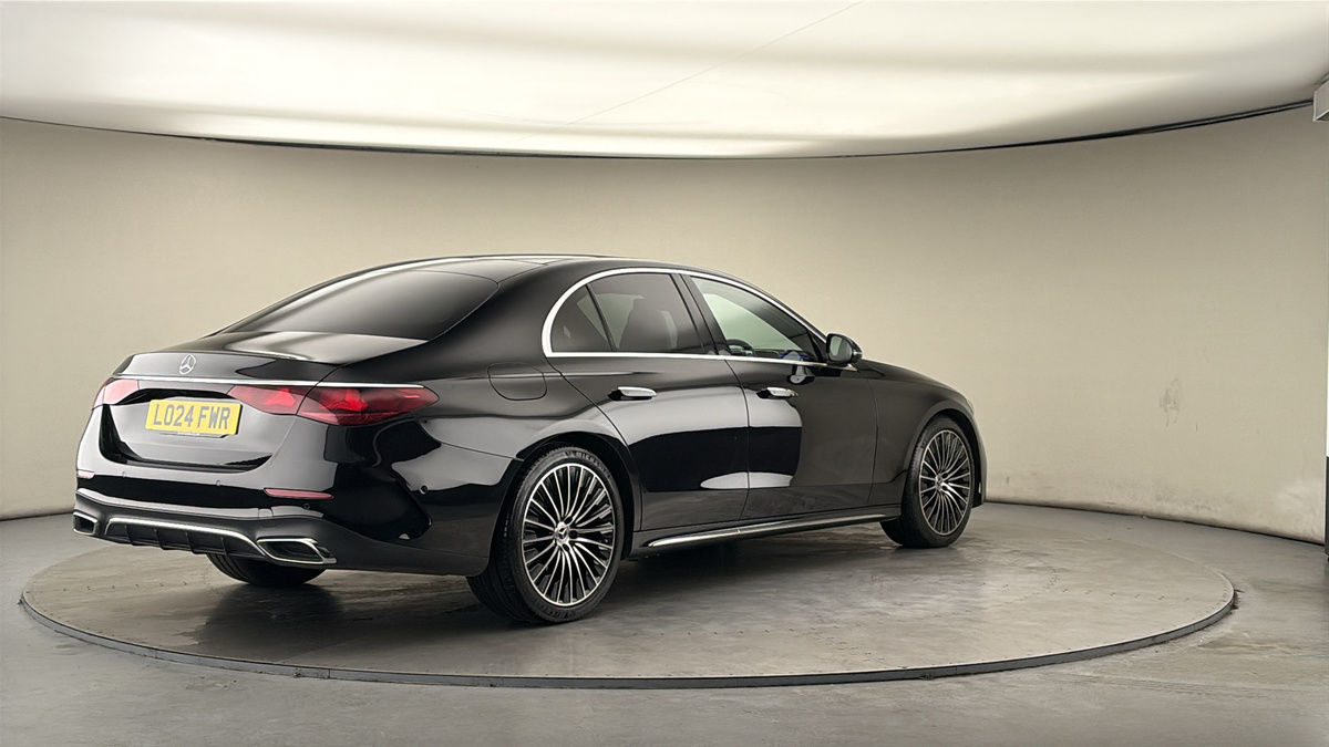 Mercedes-Benz E Class Image 21