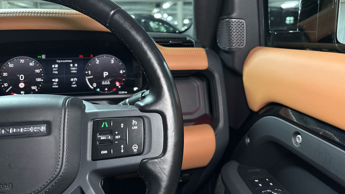 Land Rover Defender 90 Urban Image 14