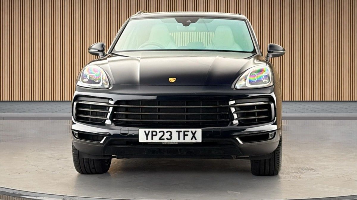 Porsche Cayenne Image 3