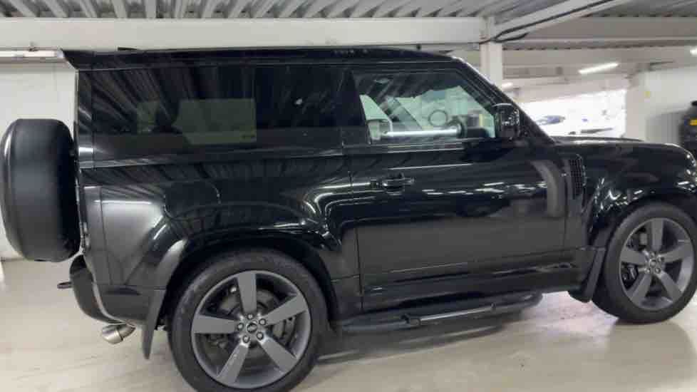More views of Land Rover Defender 90