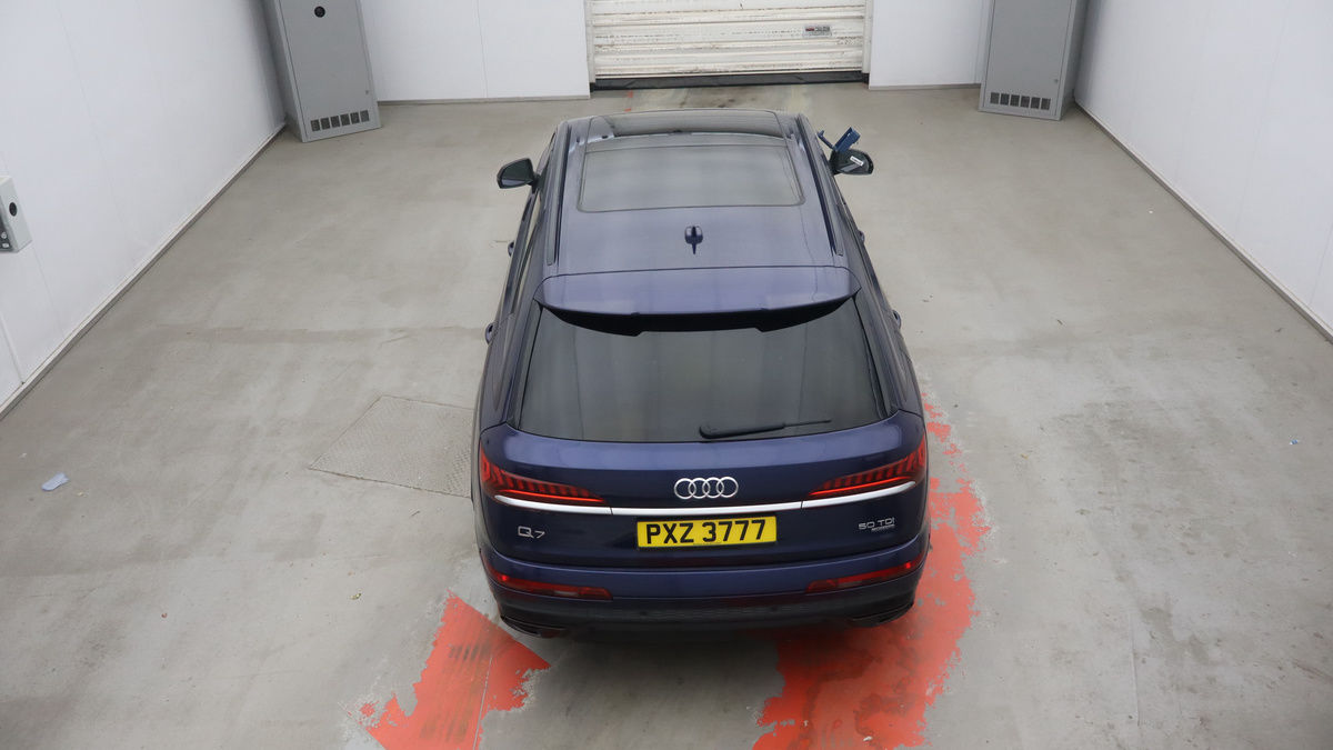 Audi Q7 Image 8