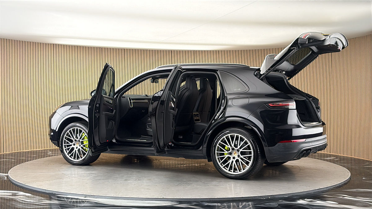 More views of Porsche Cayenne