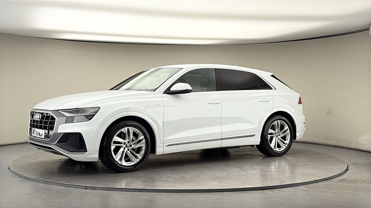 More views of Audi Q8