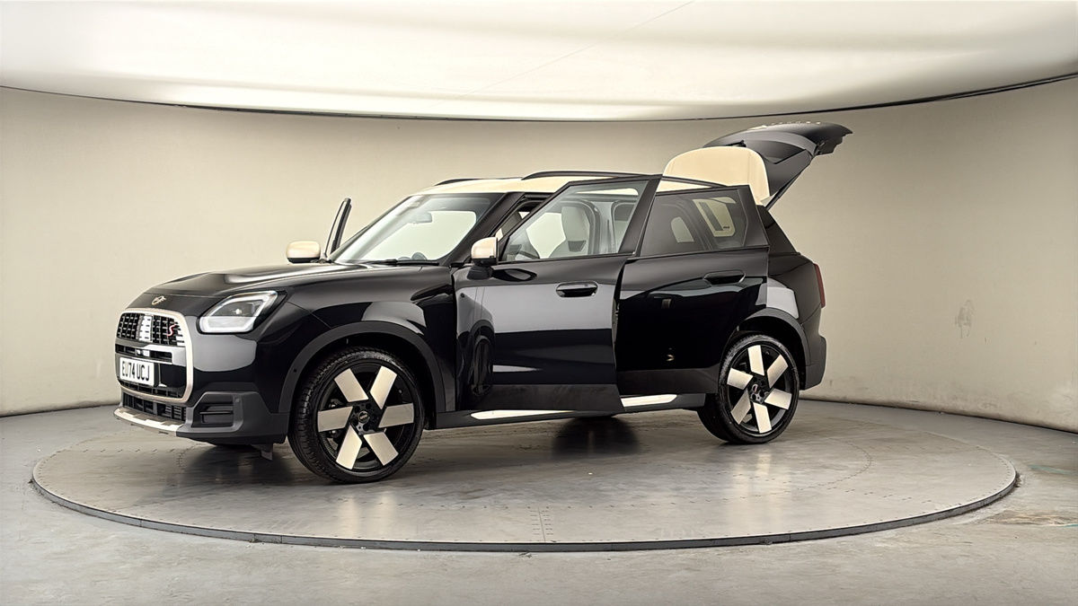 More views of MINI Countryman