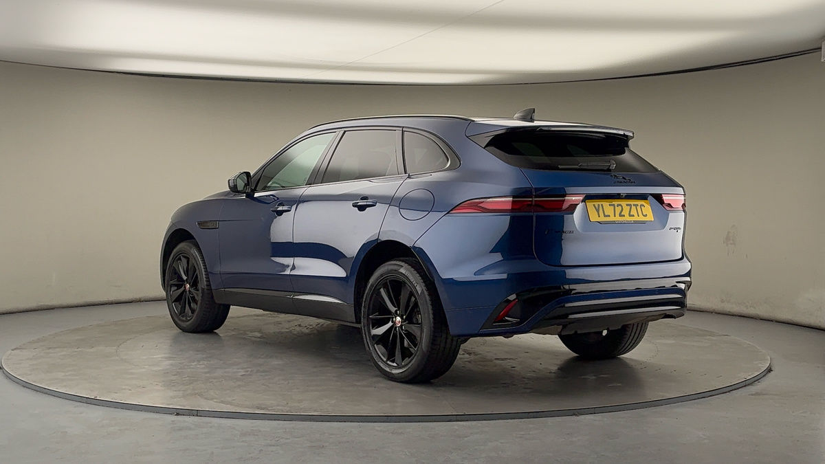 Jaguar F-PACE Image 2