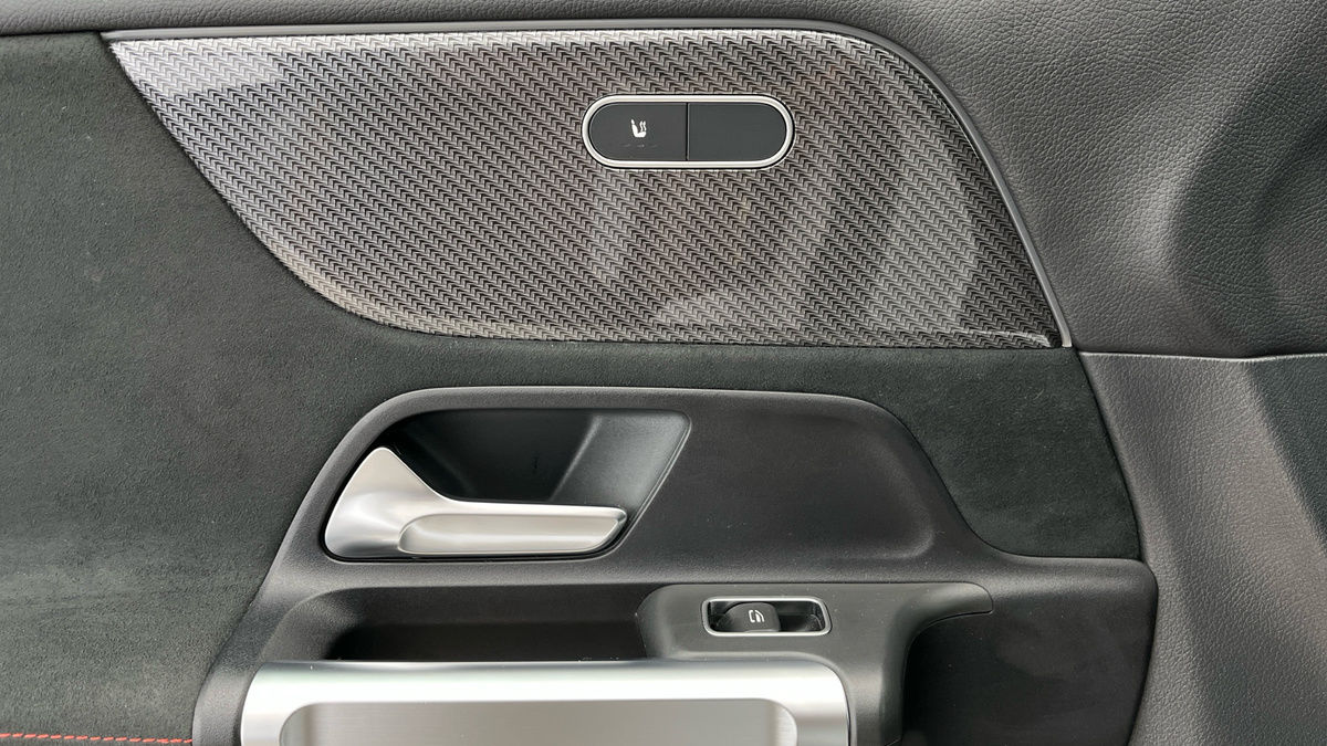 Mercedes-Benz GLB Image 19