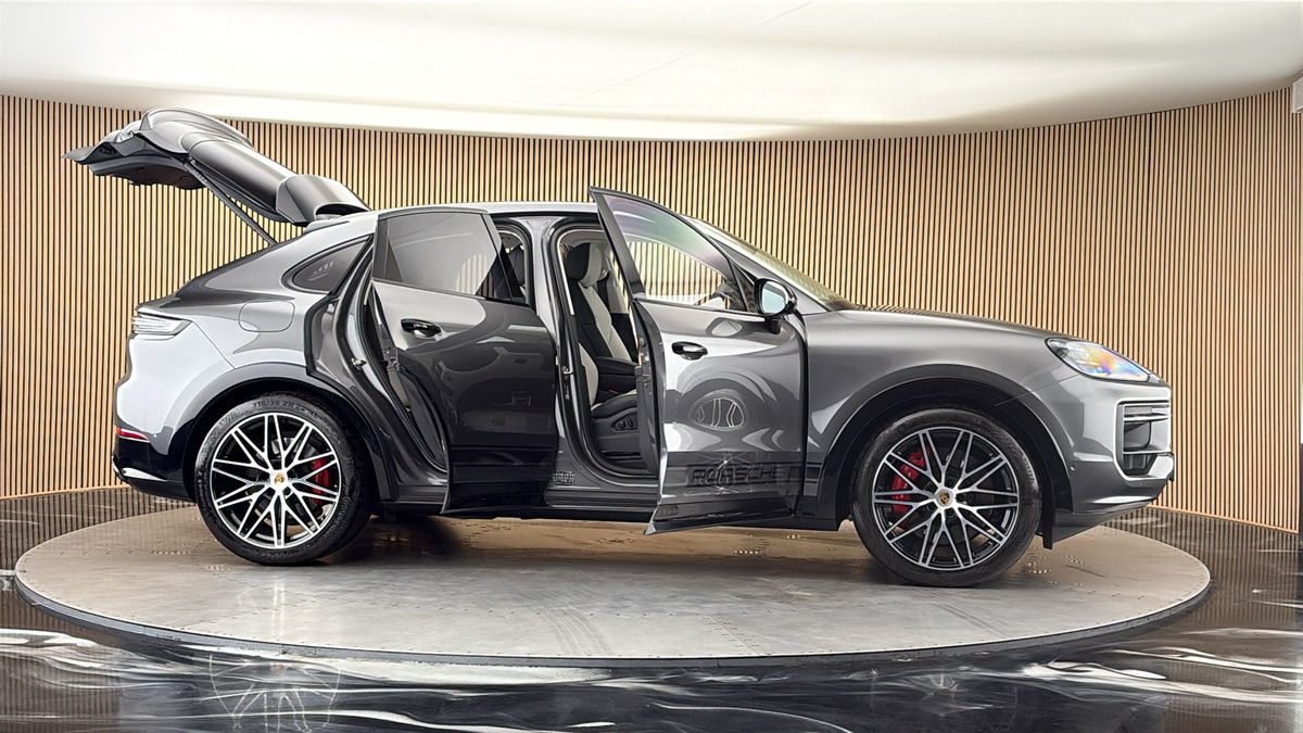 More views of Porsche Cayenne