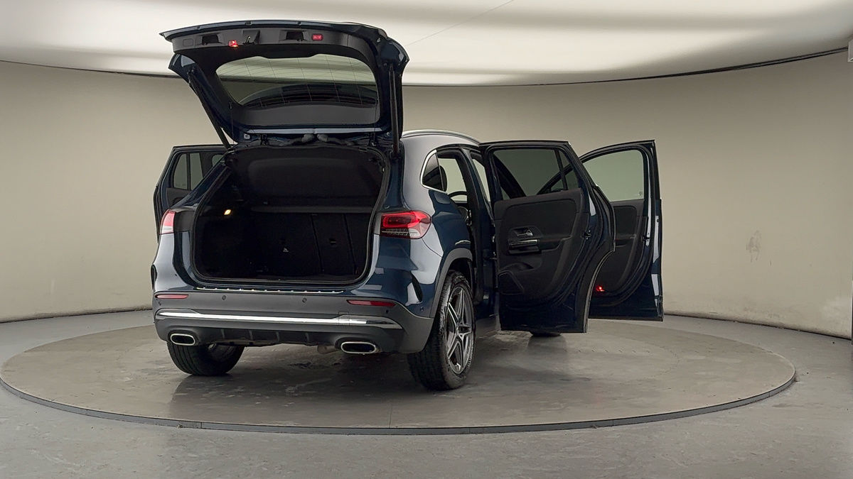 More views of Mercedes-Benz GLA