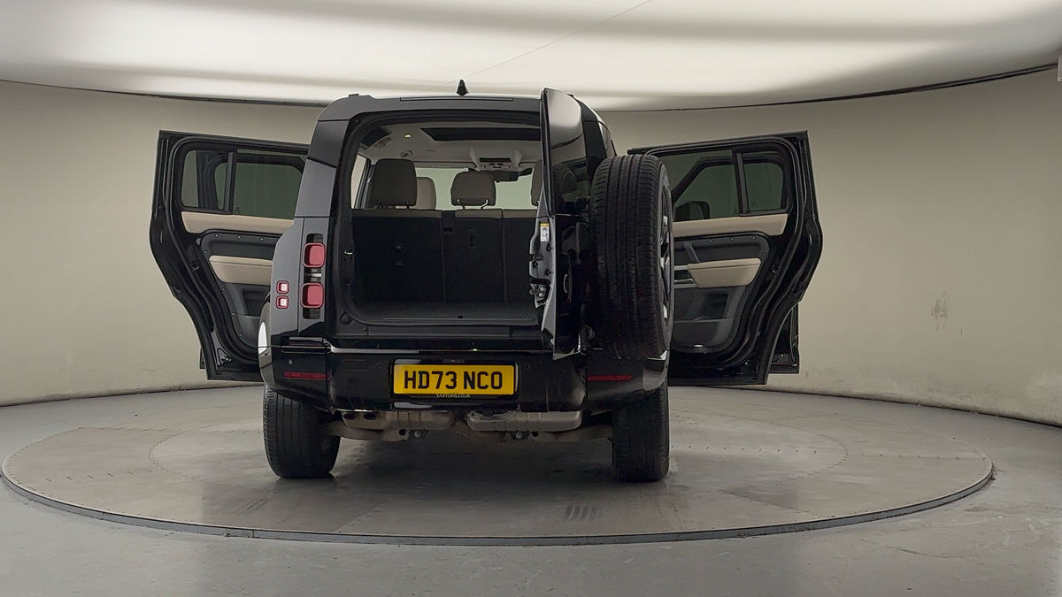 More views of Land Rover Defender 110