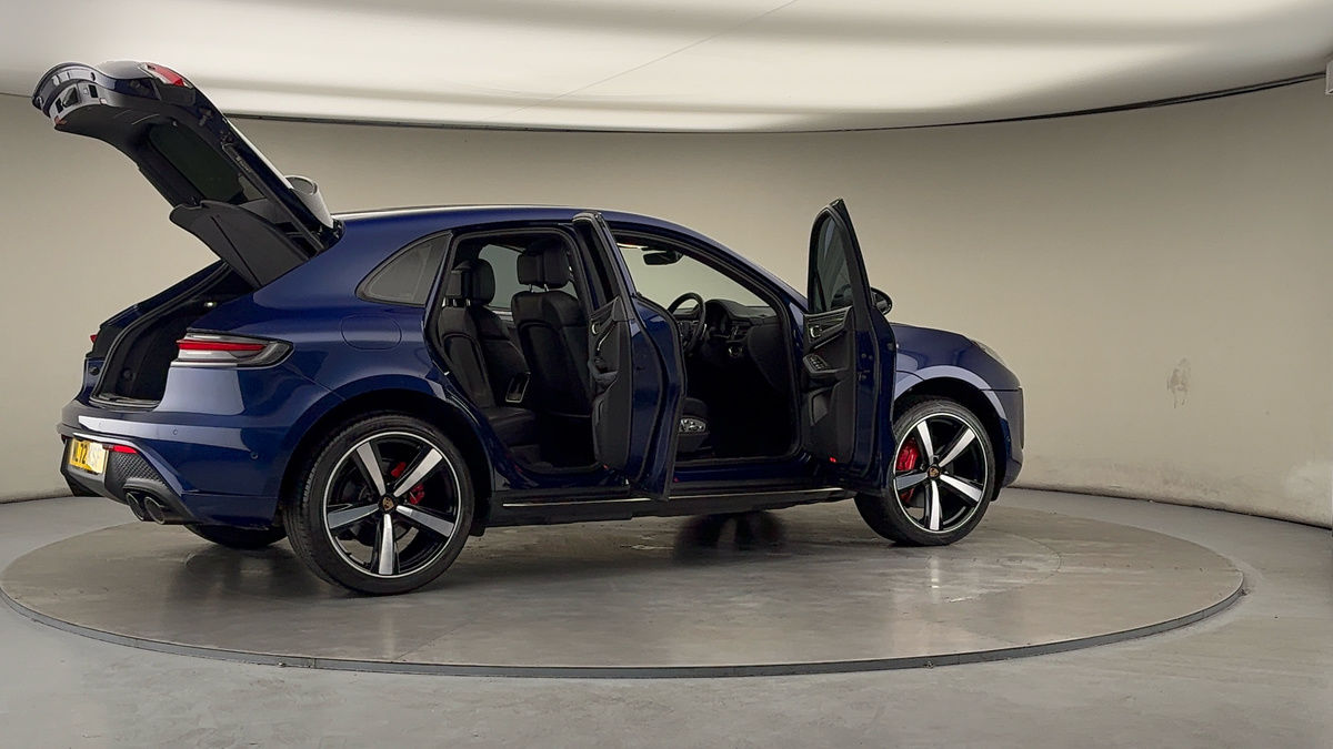 More views of Porsche Macan