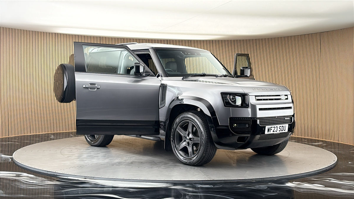 More views of Land Rover Defender 90