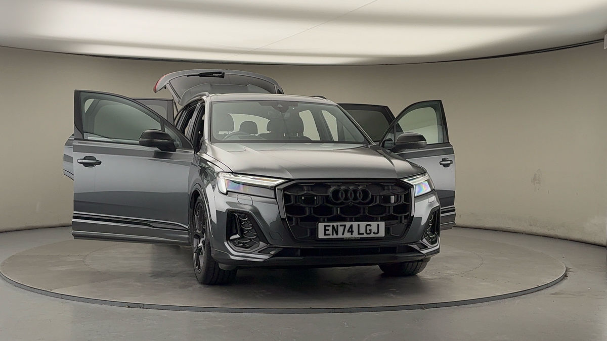 More views of Audi Q7