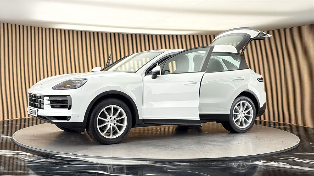 More views of Porsche Cayenne