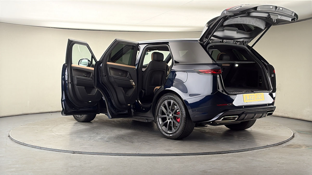 More views of Land Rover Range Rover Sport
