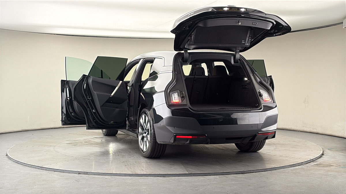 More views of BMW iX