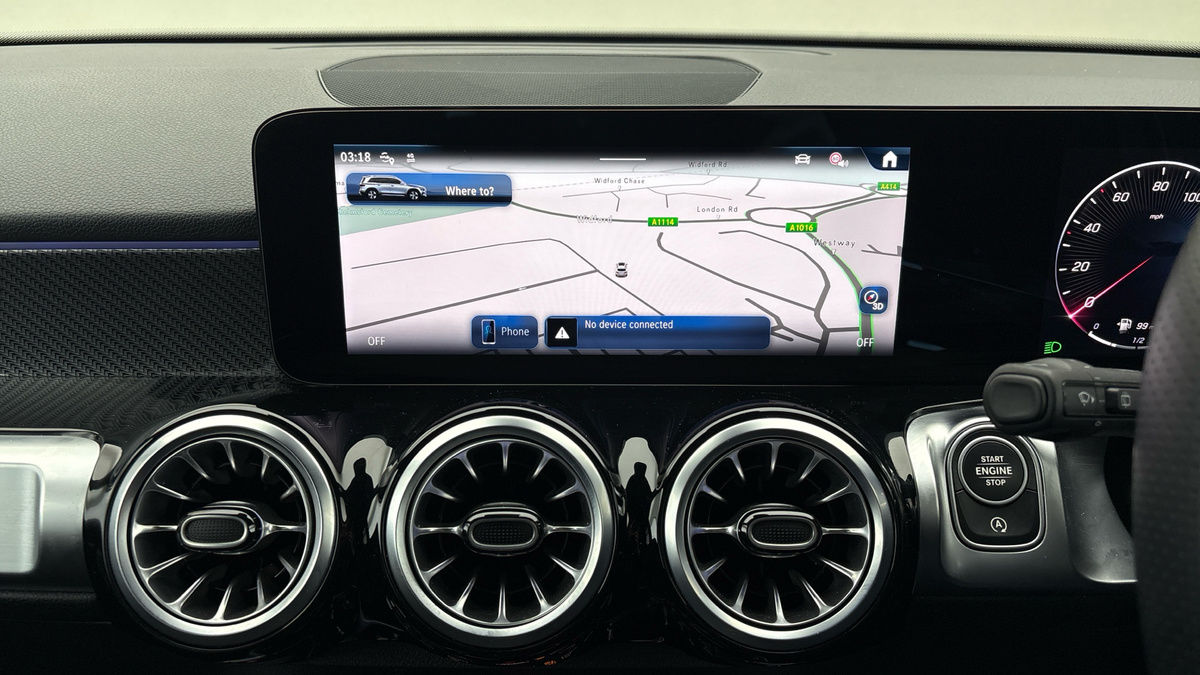 Mercedes-Benz GLB Image 17