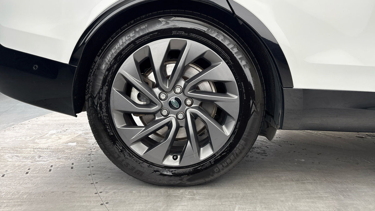 Land Rover Discovery Image 10