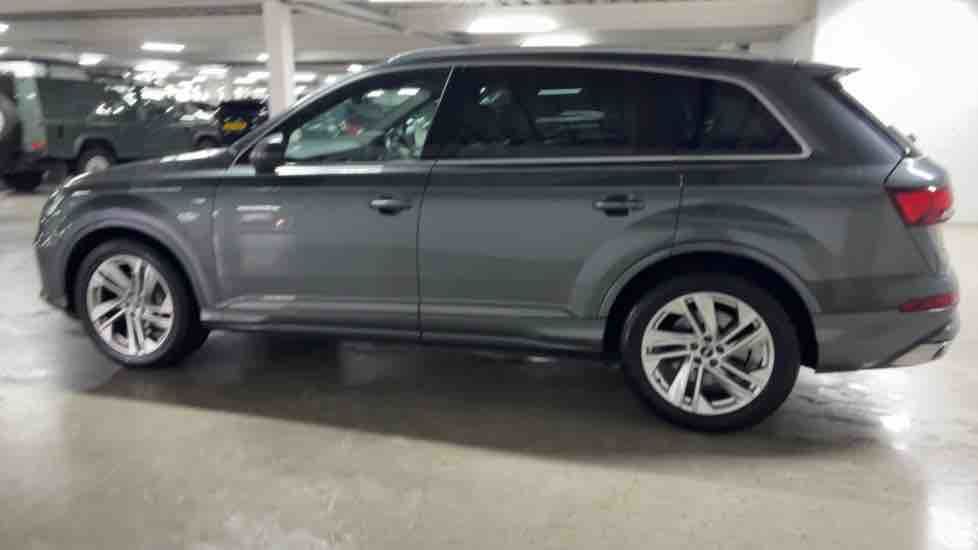 More views of Audi Q7