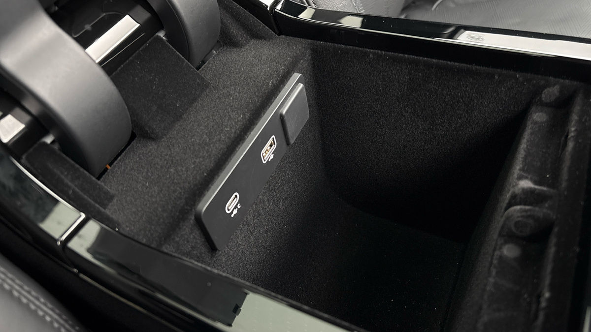Land Rover Range Rover Velar Image 33