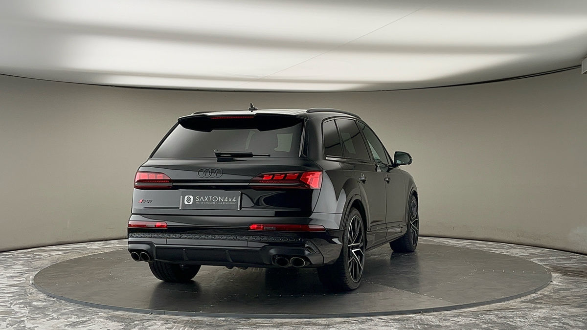 More views of Audi SQ7
