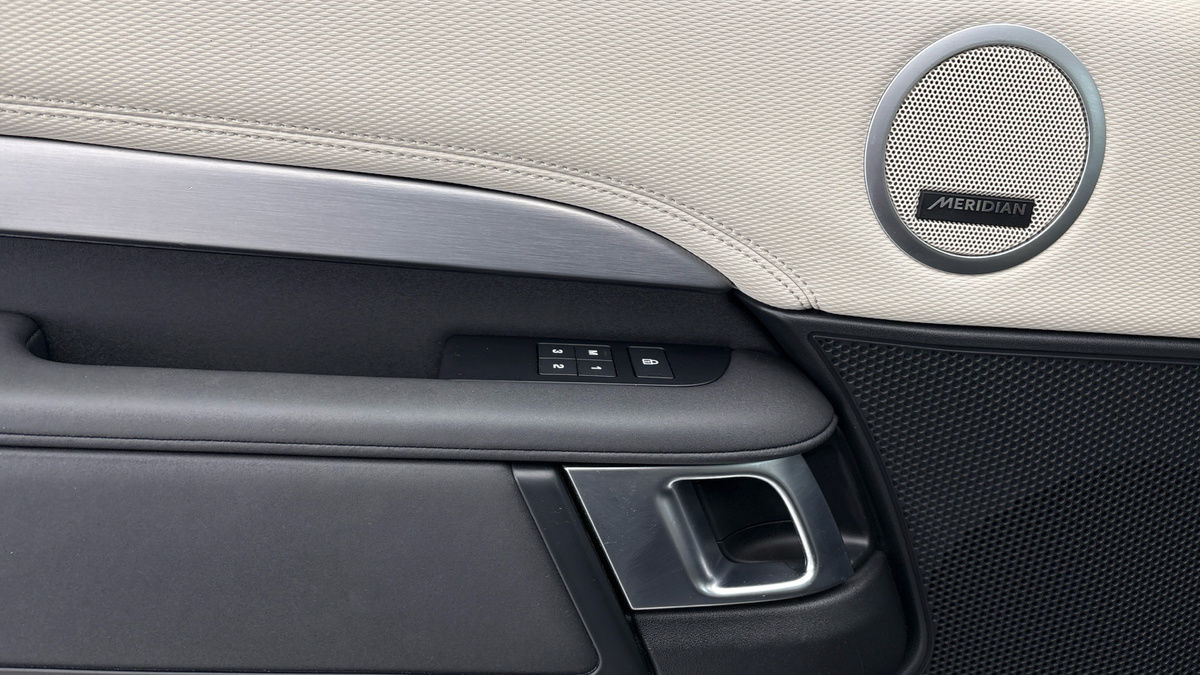 Land Rover Discovery Image 19