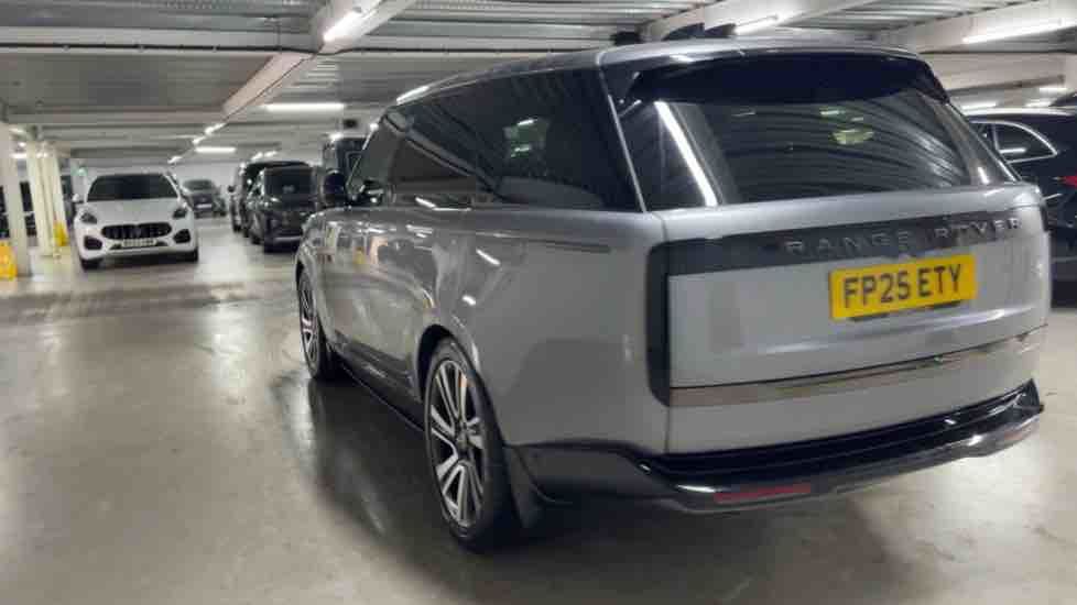More views of Land Rover Range Rover
