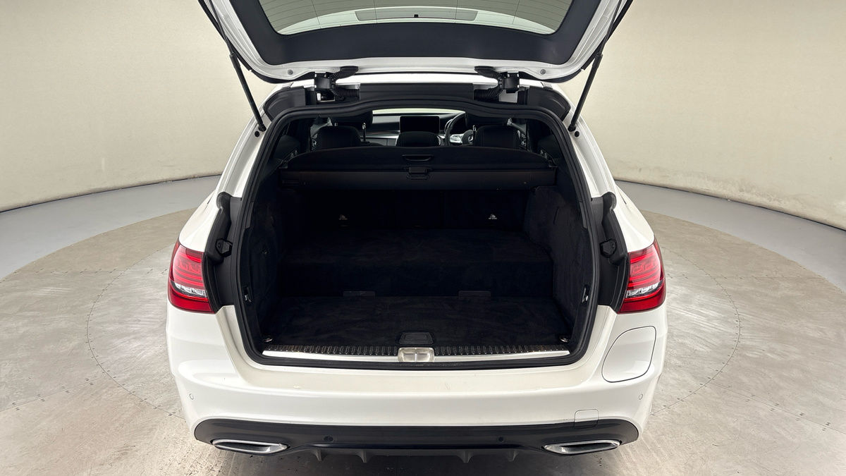 Mercedes-Benz C Class Image 11