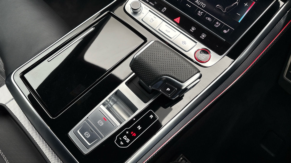 Audi RSQ8 Urban Image 17