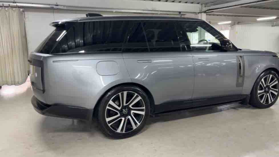 More views of Land Rover Range Rover