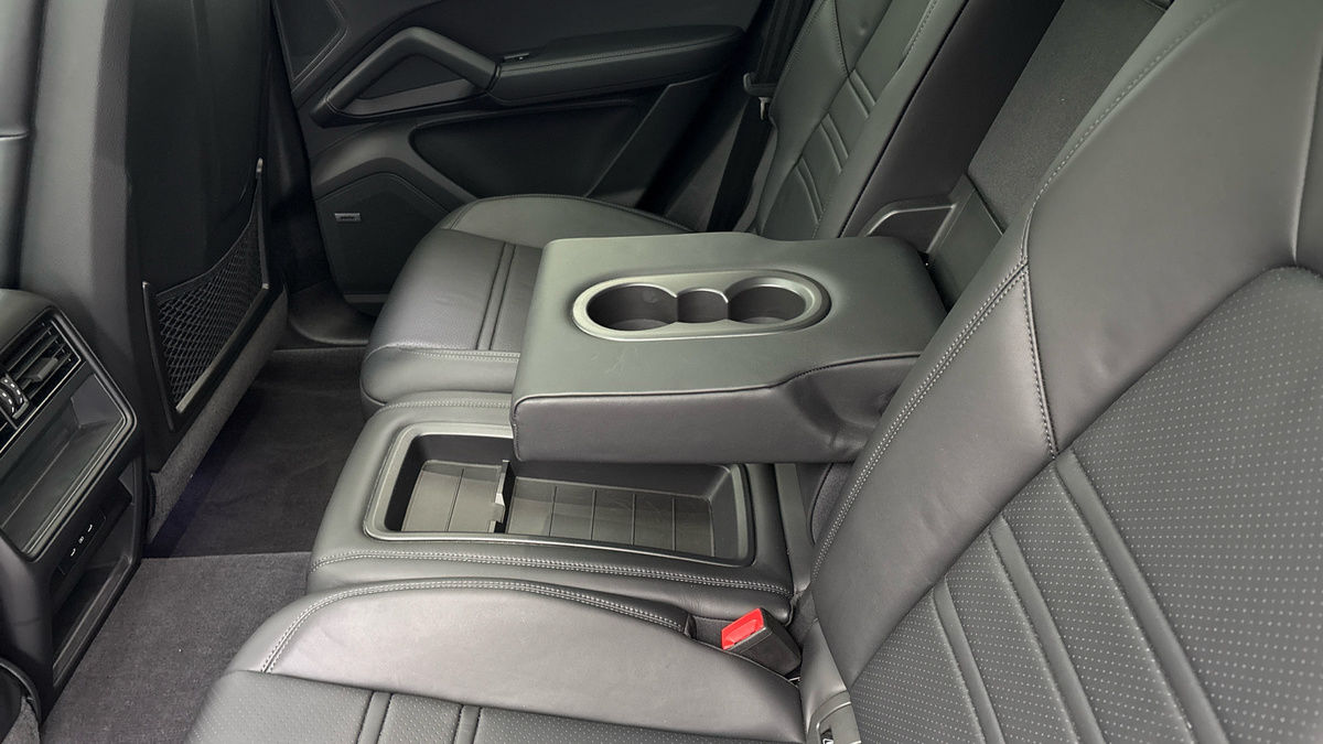 More views of Porsche Cayenne