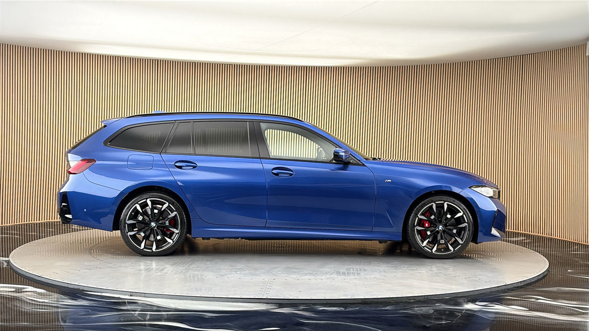 BMW 3 Series Image 16