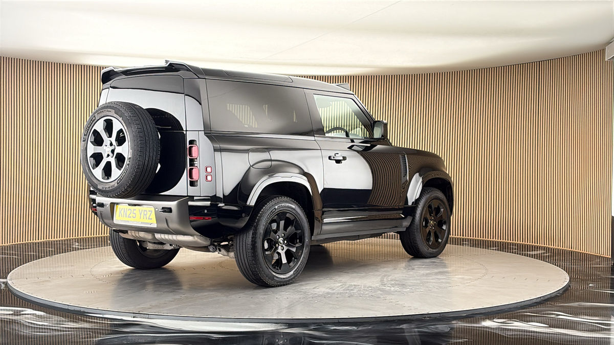 Land Rover Defender 90 Image 21