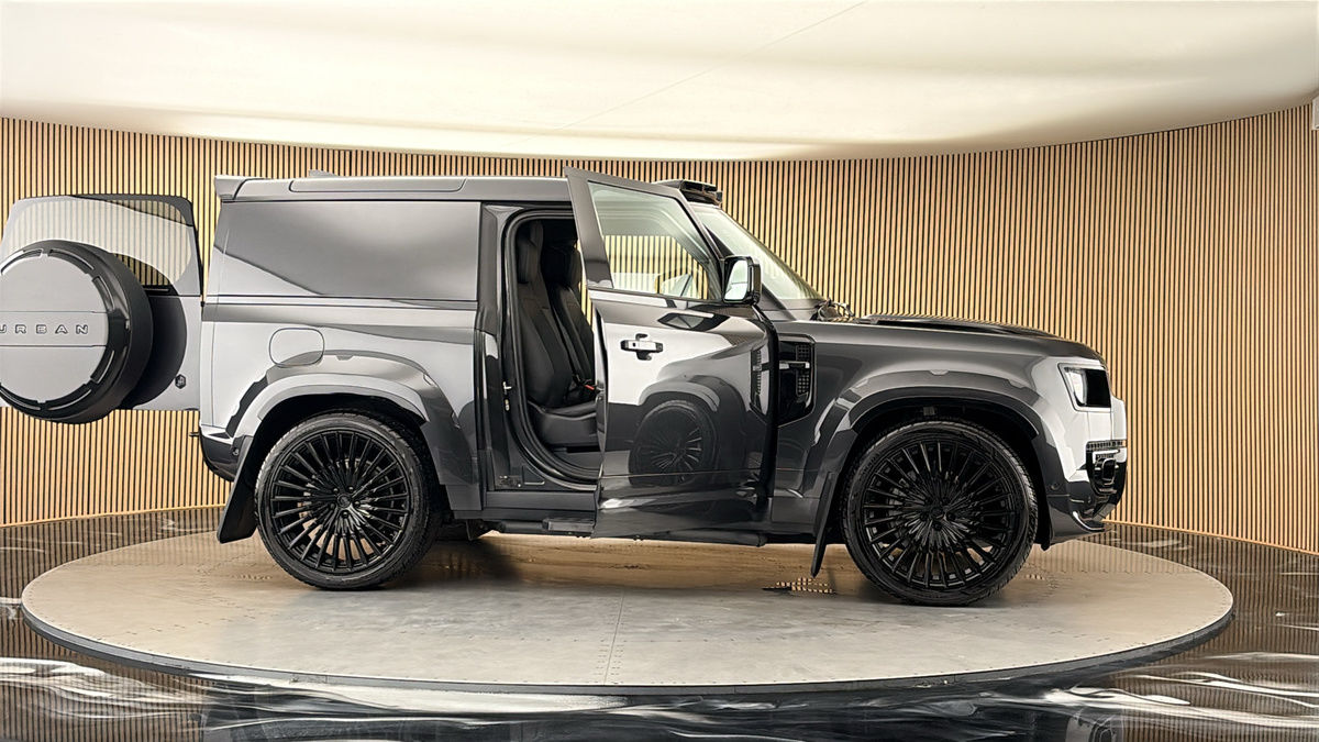 More views of Land Rover Defender 90