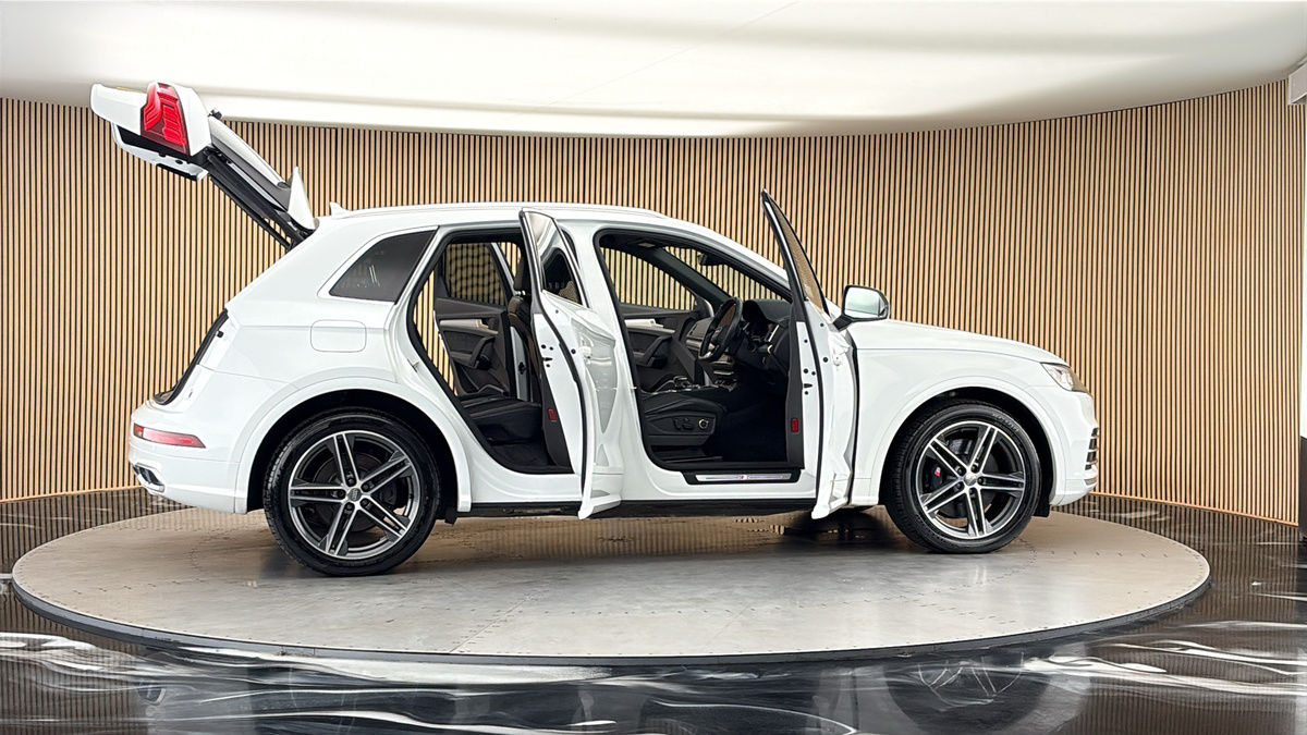 More views of Audi SQ5