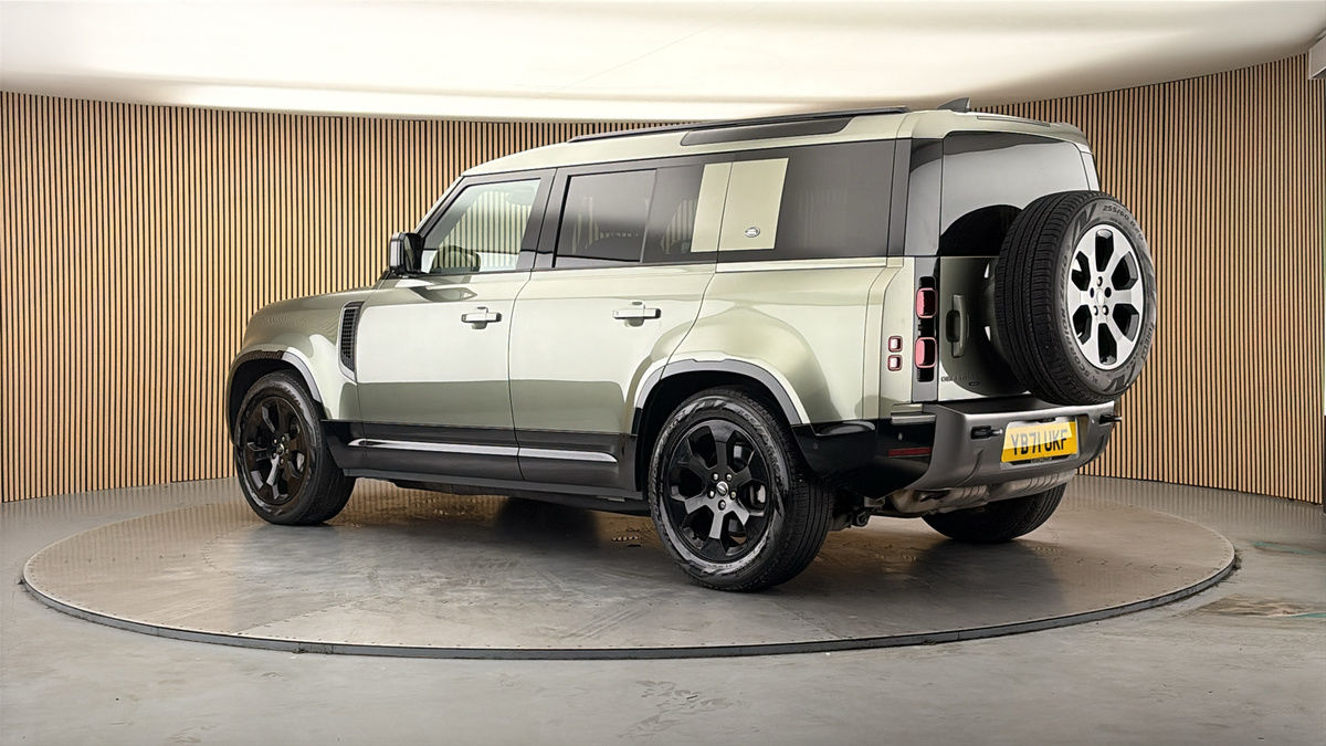 More views of Land Rover Defender 110