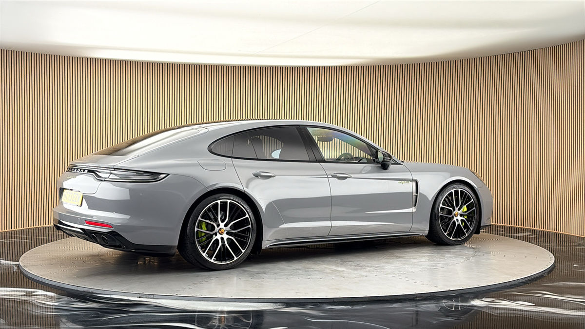 More views of Porsche Panamera