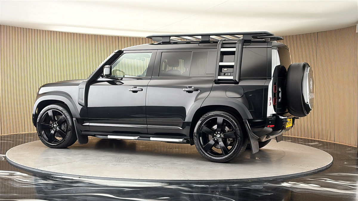 More views of Land Rover Defender 110