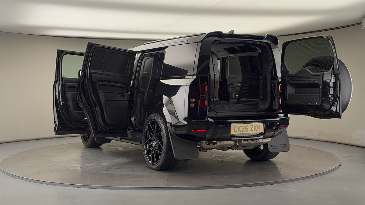 Land Rover Defender 110 Urban Image 23