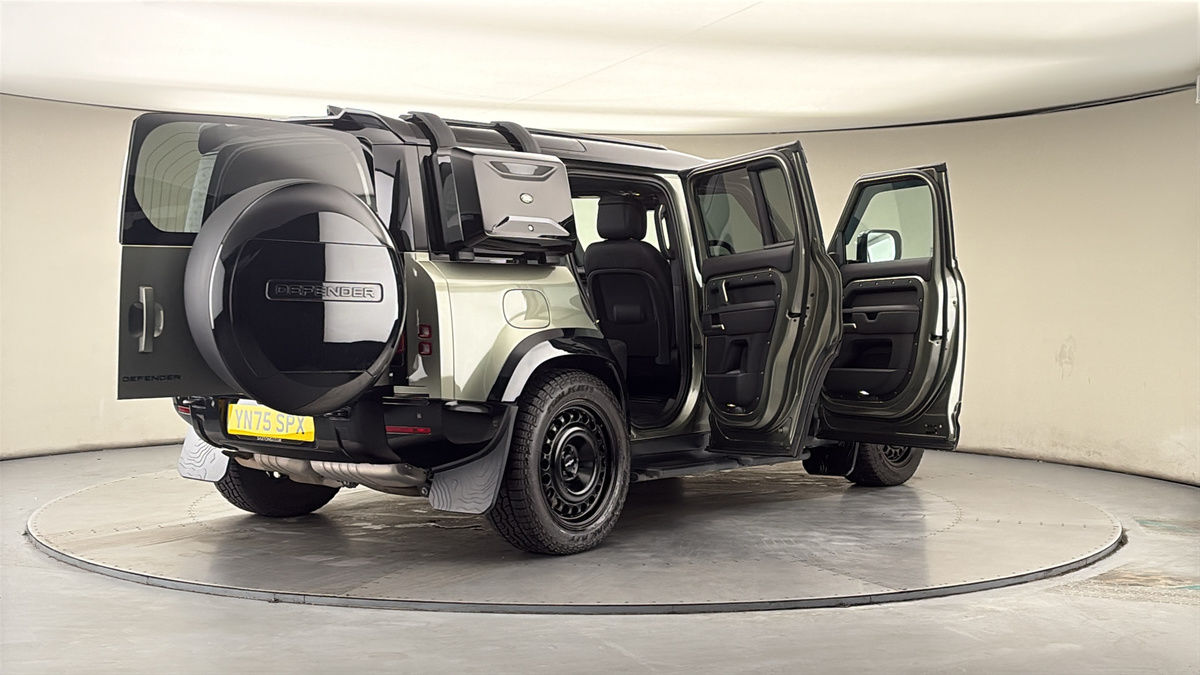 More views of Land Rover Defender 110